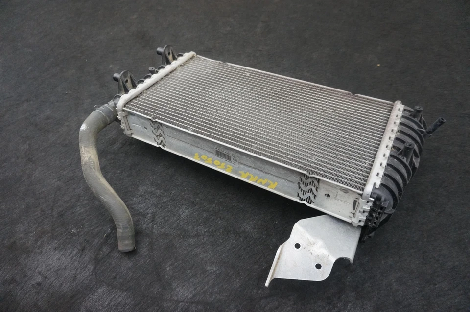 Radiador auxiliar trasero derecho OEM 4S0121212B Audi R8 4S 2017-23 Foto 4 de 4