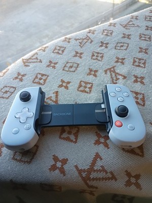 Backbone PlayStation Edition Lightning Mobile Controller for iPhone