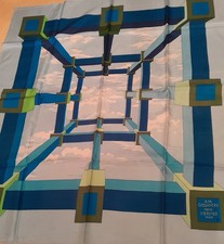 Un foulard Hermes Cassandre camaïeu de bleu