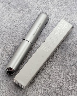 r.e.m. Beauty On Your Collar Lippenstift In Attention volle Größe neu im Karton 