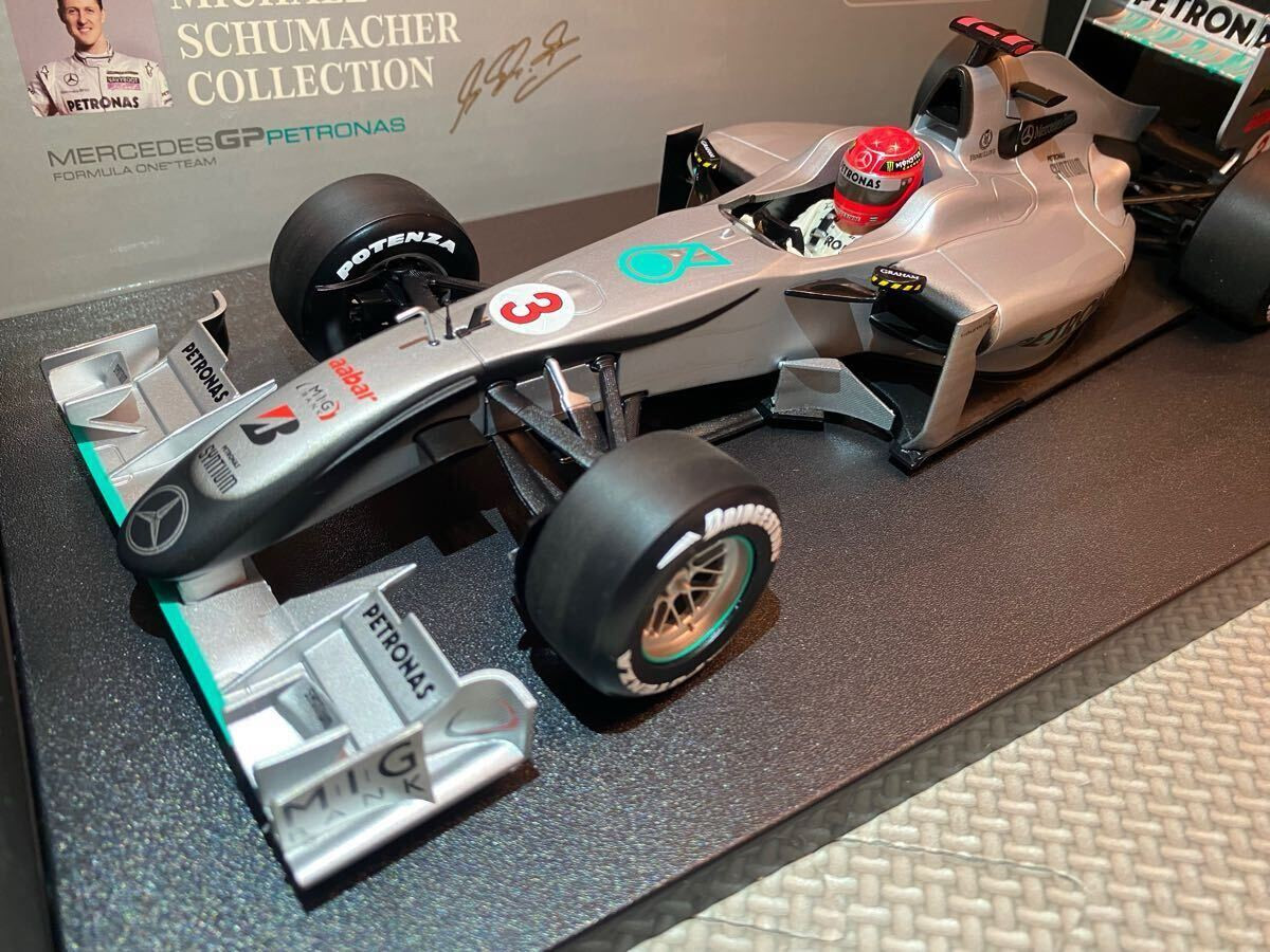 Michael Schumacher Mercedes Showcar 2010 1 18 150100073