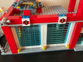 Lego City 60004 Fire Station - All Minifigs, Complete Set