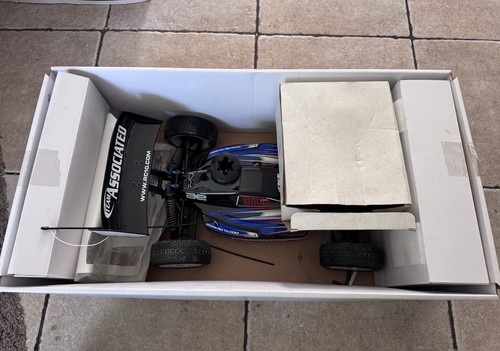 Brand New In Box Team Associated RC8RS Race Spec Rc8t Rc8b3 Rc8b4 Rc8.2 Rc8 - Picture 3 of 16
