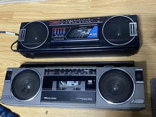 Two Vintage Boom Boxes Sears SR2000 / Sanyo M7030