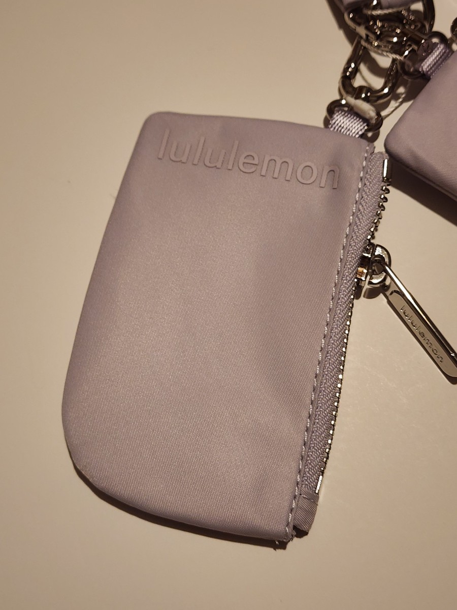 プラスル ★ 026/054 NWT Lululemon Dual Pouch Wristlet Wallet METALLIC WORDMARK Faint