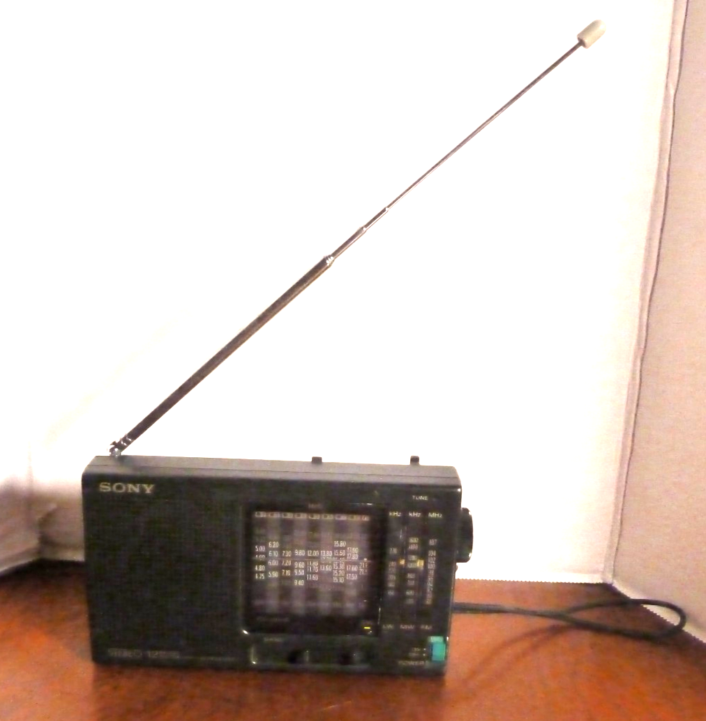 Vintage SONY 12 Band Worldwide Portable Receiver ICF-SW10 FM/SW/MW
