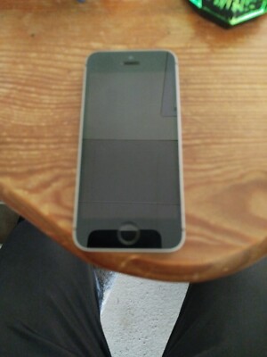 Apple iPhone SE A1723 (CDMA | GSM) - 16GB - Space Grau