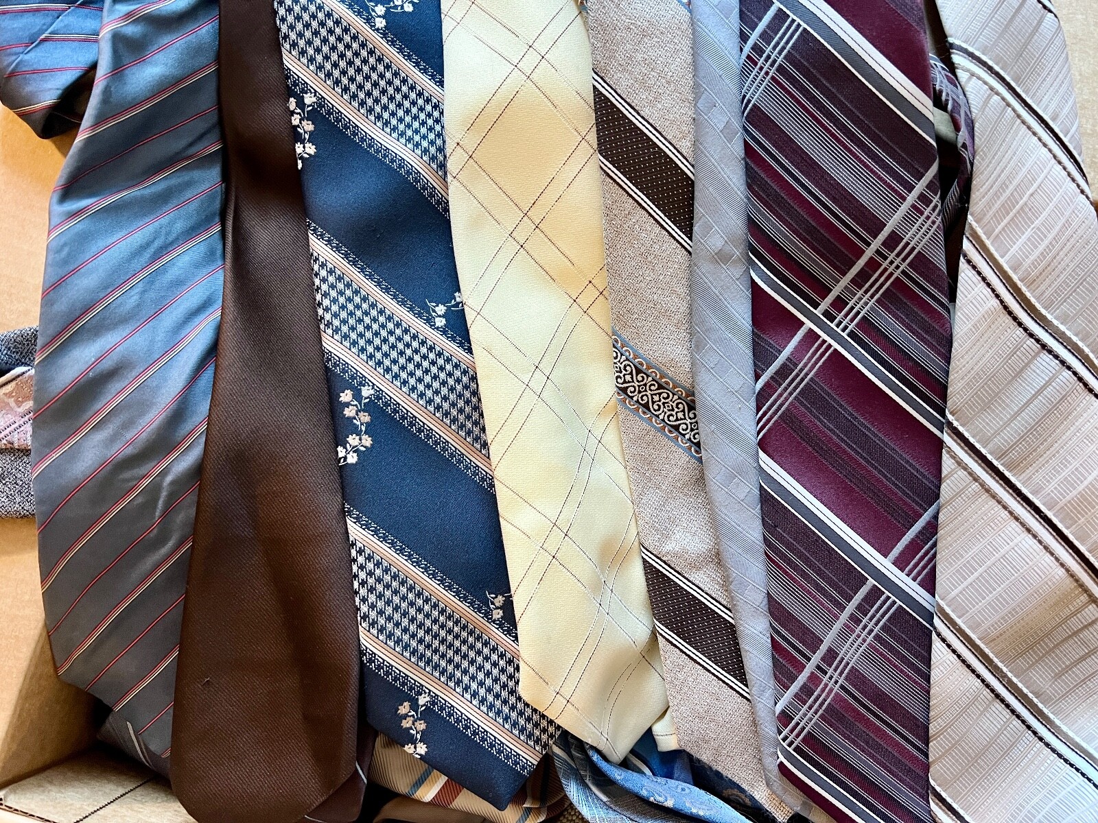 Huge LOT of 48 Vintage 19601970s Men's Neckties Ties Gem
