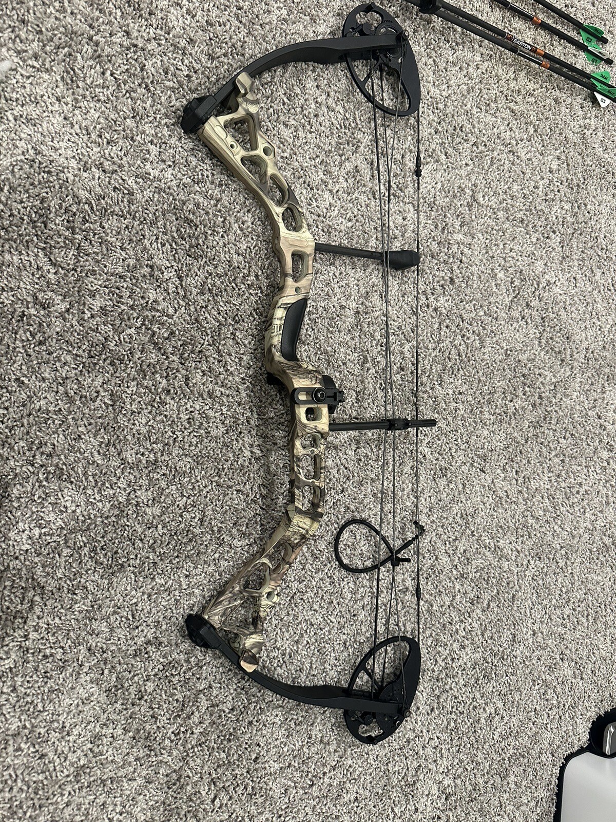 Diamond Archery Infinite Edge Compound Bow Camouflage Right Hand