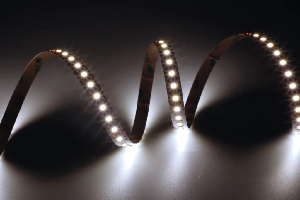 LED Tape 20m x 10mm 24v IP20 4000K 11w/M 980lm/M Max Integral ILSTWHIA142E