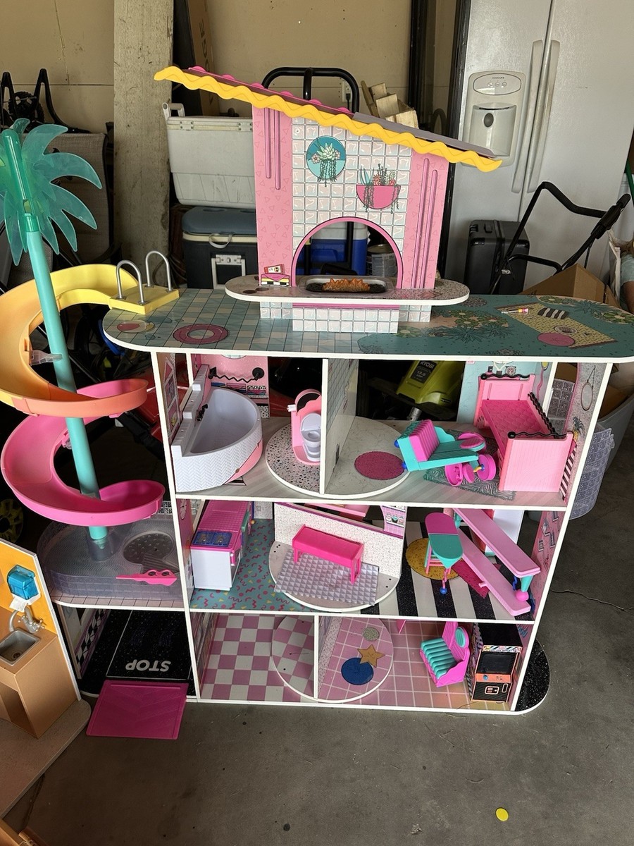 ＬＯＬ人形とドールハウス　 LOL Surprise Home Sweet with Doll Real World Doll House with 85+