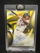 2025 Topps Chrome Black Rafael Devers Gold Refractor On-Card Auto 13/50 Red Sox