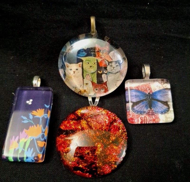 4 Assorted Hobbiest Lucite Pendants Floral Butterfly Cats Glitter 1"- 1.5"L