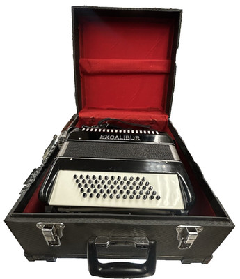 Excalibur Super Classic Accordion Polished Black Finish/W Case