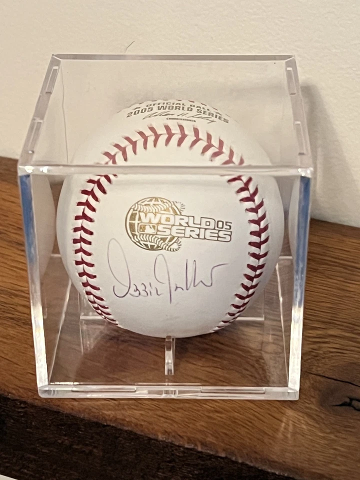 Ozzie Guillen Signed 05 WS Champs Rawlings Official MLB World Series Ball 2005 - Image 4 of 4