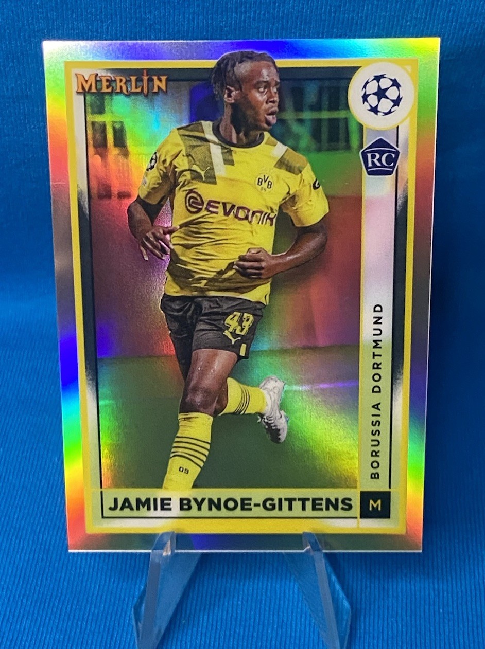 2022-23 Topps Merlin UEFA Club Competitions - Jamie Bynoe-Gittens #31 Refractor