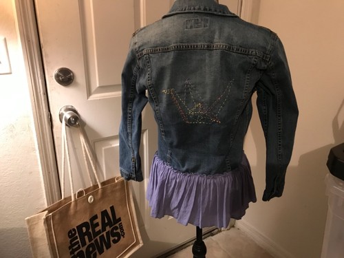 Chaqueta de mezclilla reciclada talla XS marca de la suerte con grúa de origami cosida a mano sashiko - Imagen 7 de 9
