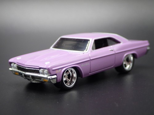 1966 66 CHEVY CHEVROLET IMPALA Viola Modello Auto Diecast Diorama In Scala 1:64