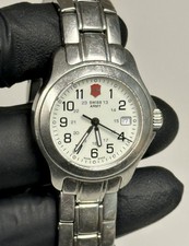 Reloj Victorinox Swiss Army cristal zafiro esfera blanca fecha plata SS 30mm