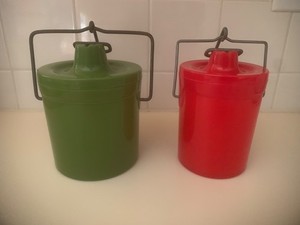 Lot (2) THERMAL PICNIC / CAMPING JARS, Wire Snap Lock Closures, Green & Red, VGC