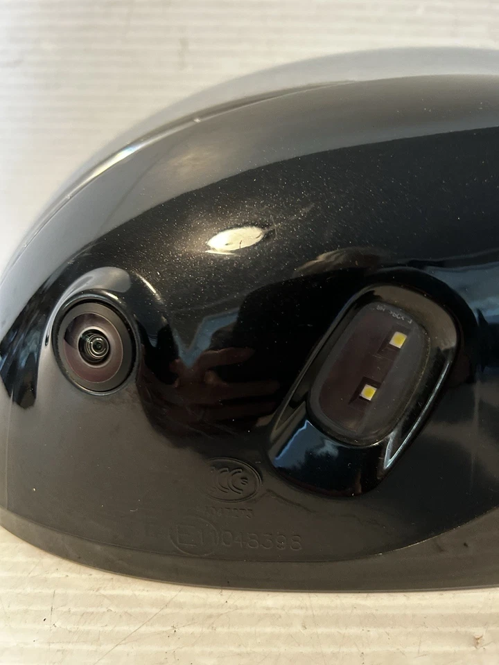 2017 - 2020 Chrysler Pacifica Door Mirror Camera Blind Spot Heat Right OEM 1606 - Image 4 of 4