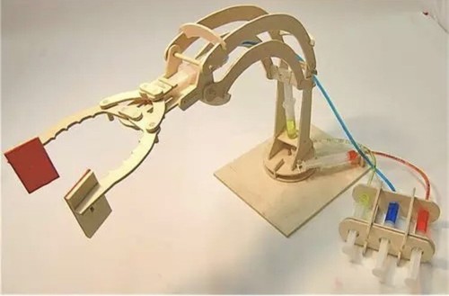 PATHFINDERS Hydraulic Robotic Arm STEM Kit - Wooden Building Toy For Kids Ages 8-12