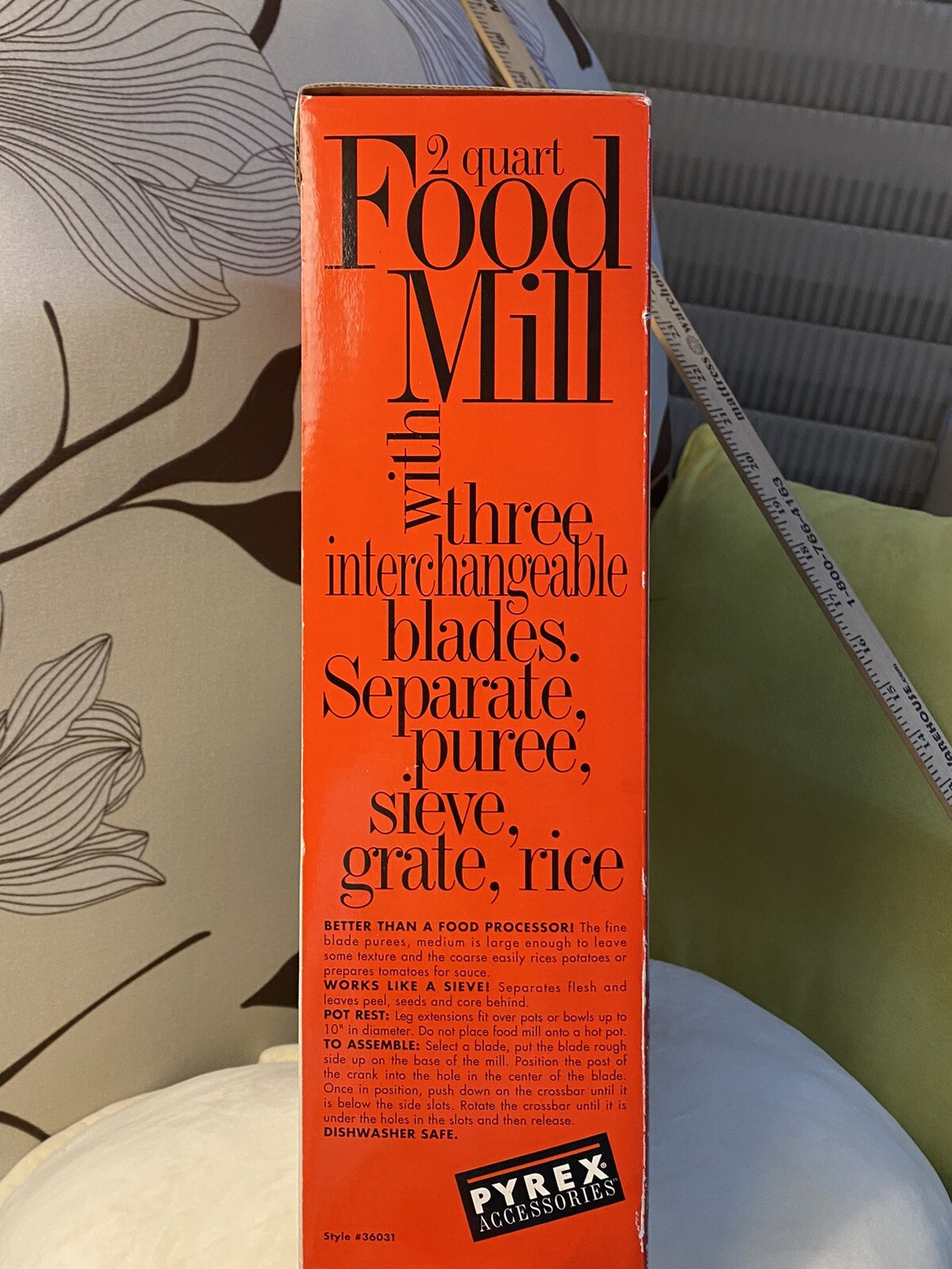 Pyrex 2 Quart Food Mill Processor W/3 Stainless Steel Blades Complete Set