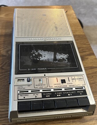General Electric GE Cassette Tape Recorder Player 3-5157A AS IS Untested
