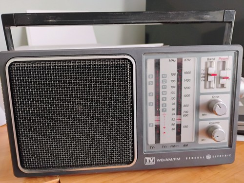 Vintage Portable Radio GE General Electric TV Sound WB/AM/FM 4 Band 7 ...