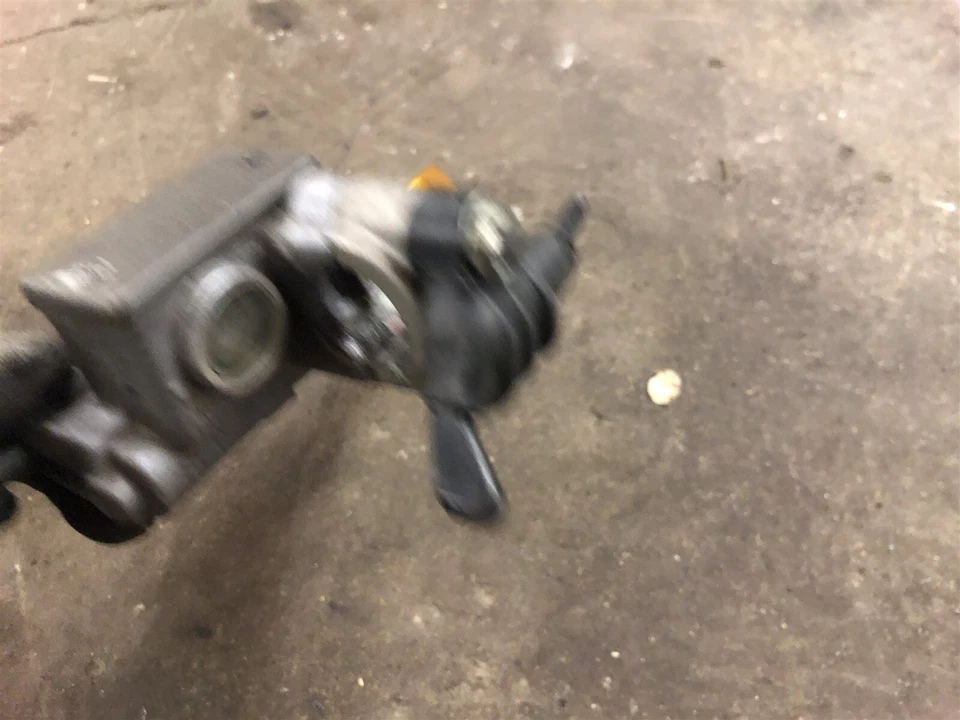 Pinza de cilindro maestro de freno delantero OEM Suzuki RMX450Z RMZ RMX450 RMX 450 05-20 Foto 3 de 3