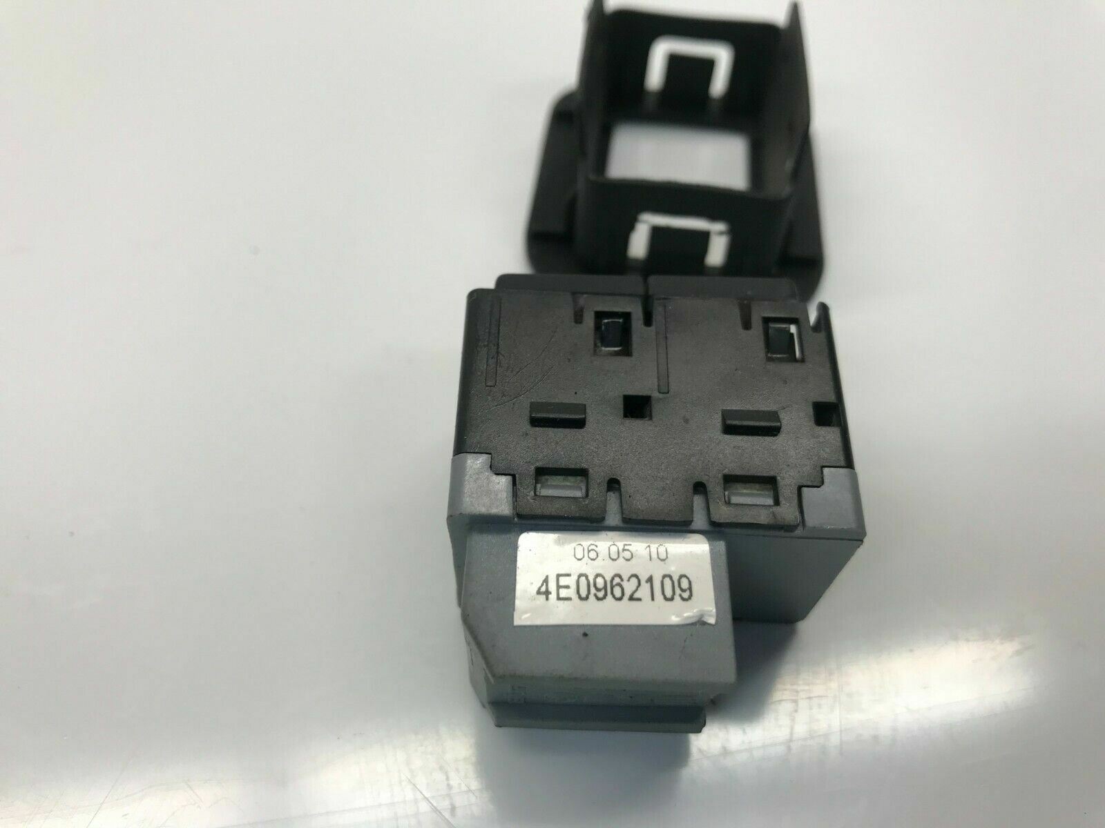 LAMBORGHINI GALLARDO LP550 560 570 DWA DASH ANTI-THEFT SWITCH OEM 4E0962109