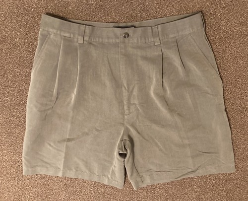 Croft & Barrow Pleated Men’s Shorts Size 36 Green