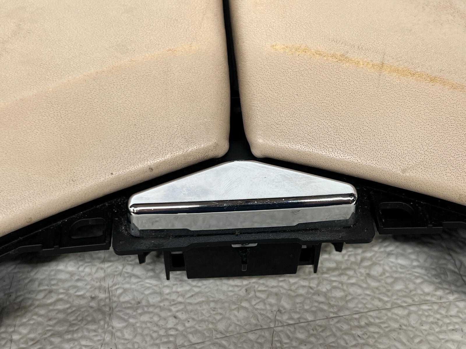 ⭐2014-2020 MASERATI GHIBLI FRONT CENTER CONSOLE LID ARM REST OEM LOT2531
