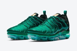 vapormax dark green