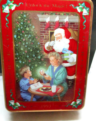 Christmas tin OREO 1993 Limited Edition  Empty. ( Christmas - Santa)