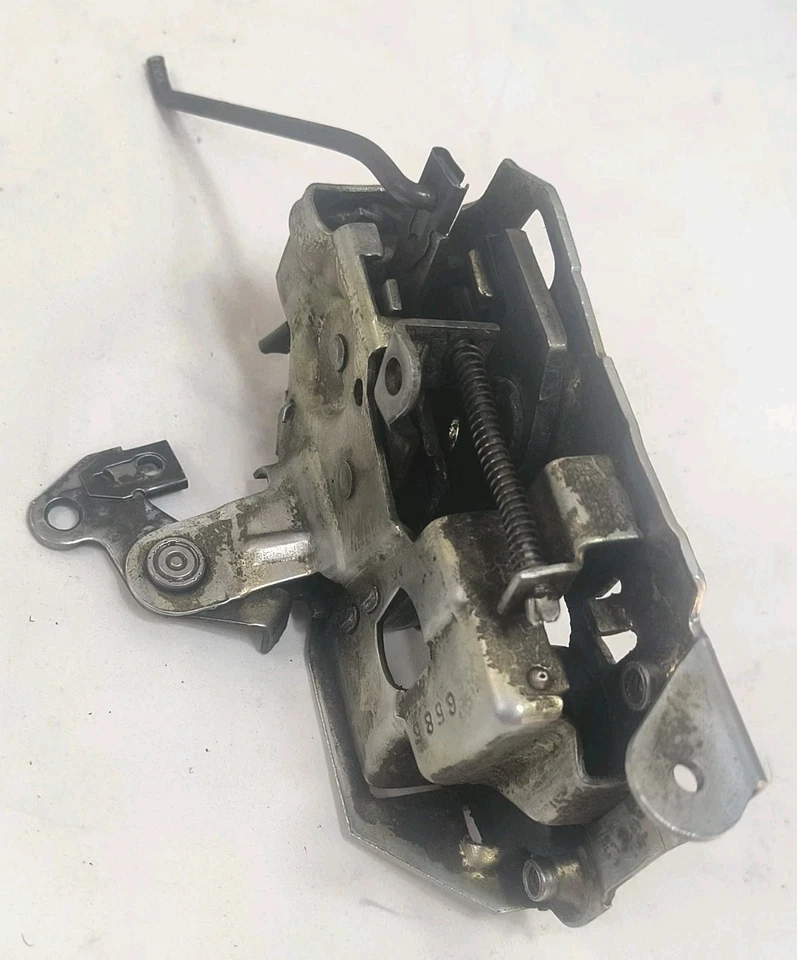 82-92 CAMARO Z28 FIREBIRD TA Formula GTA IROC-Z LH Pestillo de puerta lateral del conductor usado Foto 4 de 4