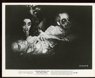 CHILDREN SHOULDN'T PLAY with DEAD THINGS Original 1972 8 x 10 Still ZOMBIES vv