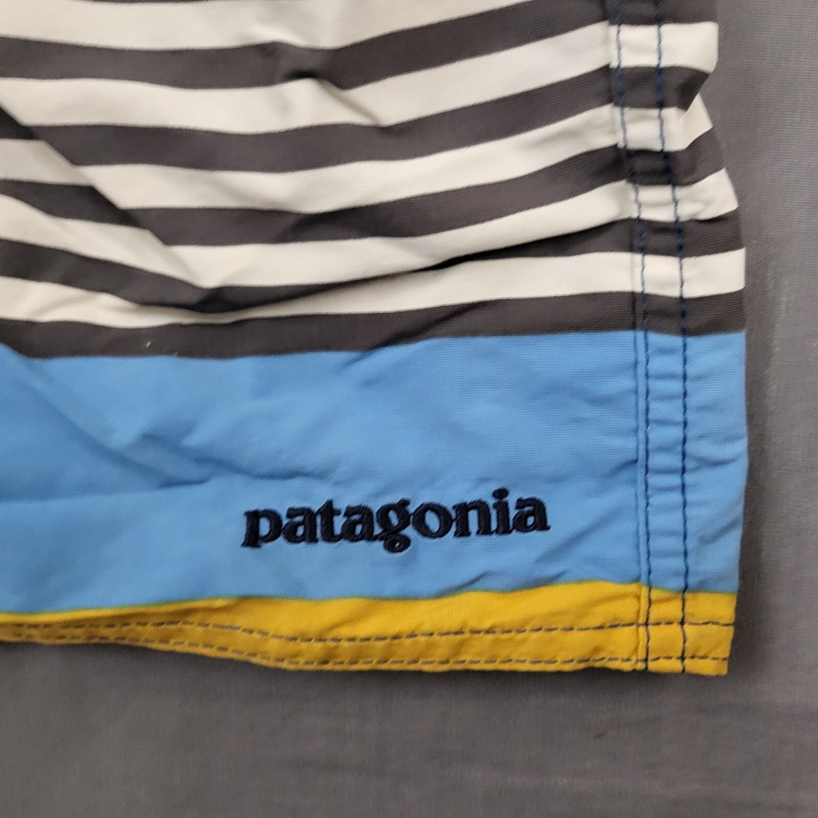 Patagonia Shorts Mens 36 Mid Rise Swim Trunks 8" Inseam Pull On Striped Blue thumbnail 6
