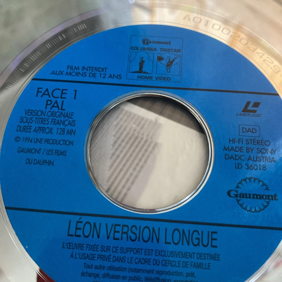 Leon extended version 2 Discs- rare Laserdisc.  Excellent condition  - Image 3 of 4