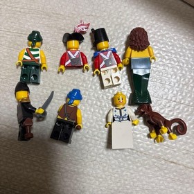 LEGO Pirates 6243 Brickbeard Buccaneers Minifigures Monkey Pirate