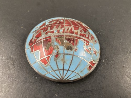 Triumph TR2, TR3, TR4 Hubcap Globe Badge - Picture 2 of 5