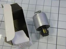 Arrow Hart Power Lock Plug 23005 Non-NEMA 20a 125v 10a 460v 2P 3W Twist Lock