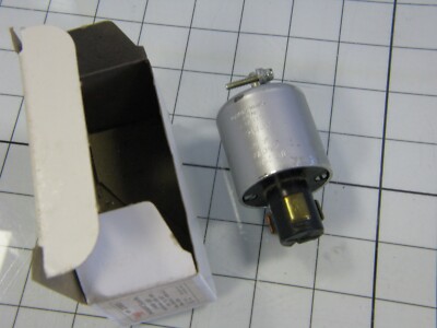 Arrow Hart Power Lock Plug 23005 Non-NEMA 20a 125v 10a 460v 2P 3W Twist Lock