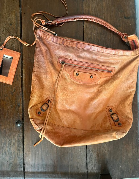 Pre-loved BALENCIAGA DAY Shoulder Bag Brown Leather Hobo Bag
