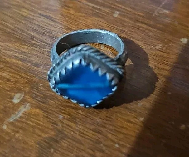 Ocean Majesty - 蓝宝石镶嵌金属戒指 — 第 2/3 张图片