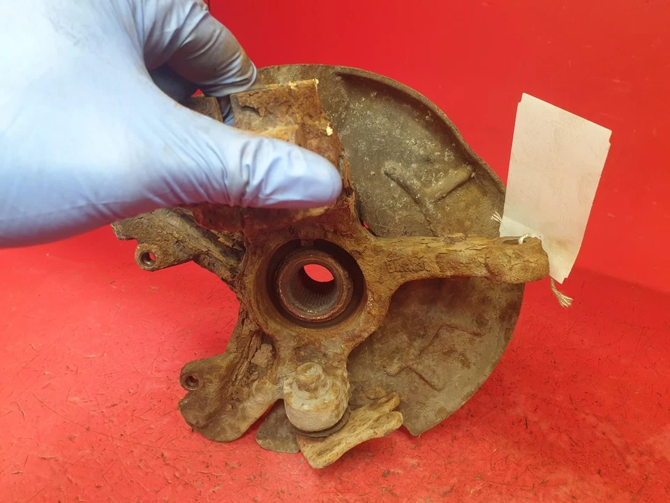 VOLKSWAGEN FOX BUJE DELANTERO LADO DEL CONDUCTOR OFFSIDE DERECHO 2008 Foto 3 de 4