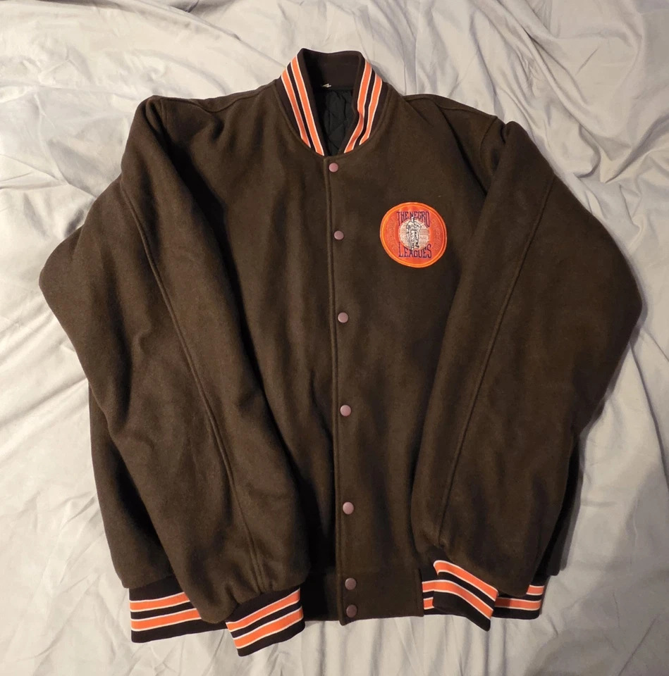Chaqueta Museo Béisbol Ligas Negras Para Hombre 2XL Marrón 75 Aniversario  Foto 3 de 4
