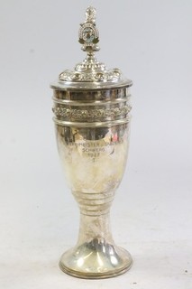 34 cm Pokal Metall versilbert Österreichmeister Tauziehen Schwerg 1927 (IJ628)