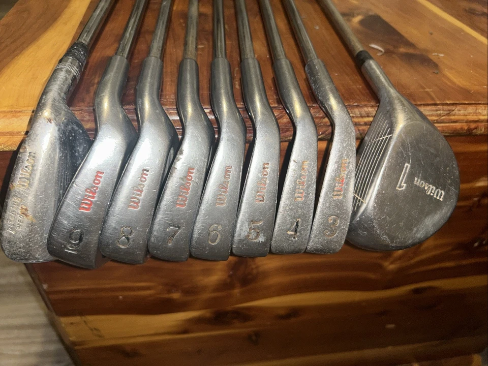 Juego de driver y plancha modelo profesional Wilson DYNABUILT 3,4,5,6,7,8,9 y Staff PW Foto 2 de 4