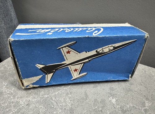 Jet aereo militare sovietico vintage plastica propaganda URSS giocattolo - Foto 2 di 11